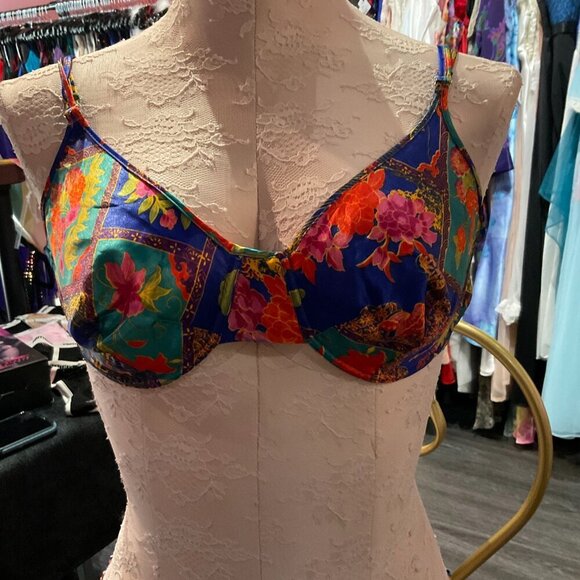 Classified Floral Print Bra and Underwear Set Adjustable Strap Sz 7/C Multicolor - Picture 2 of 4